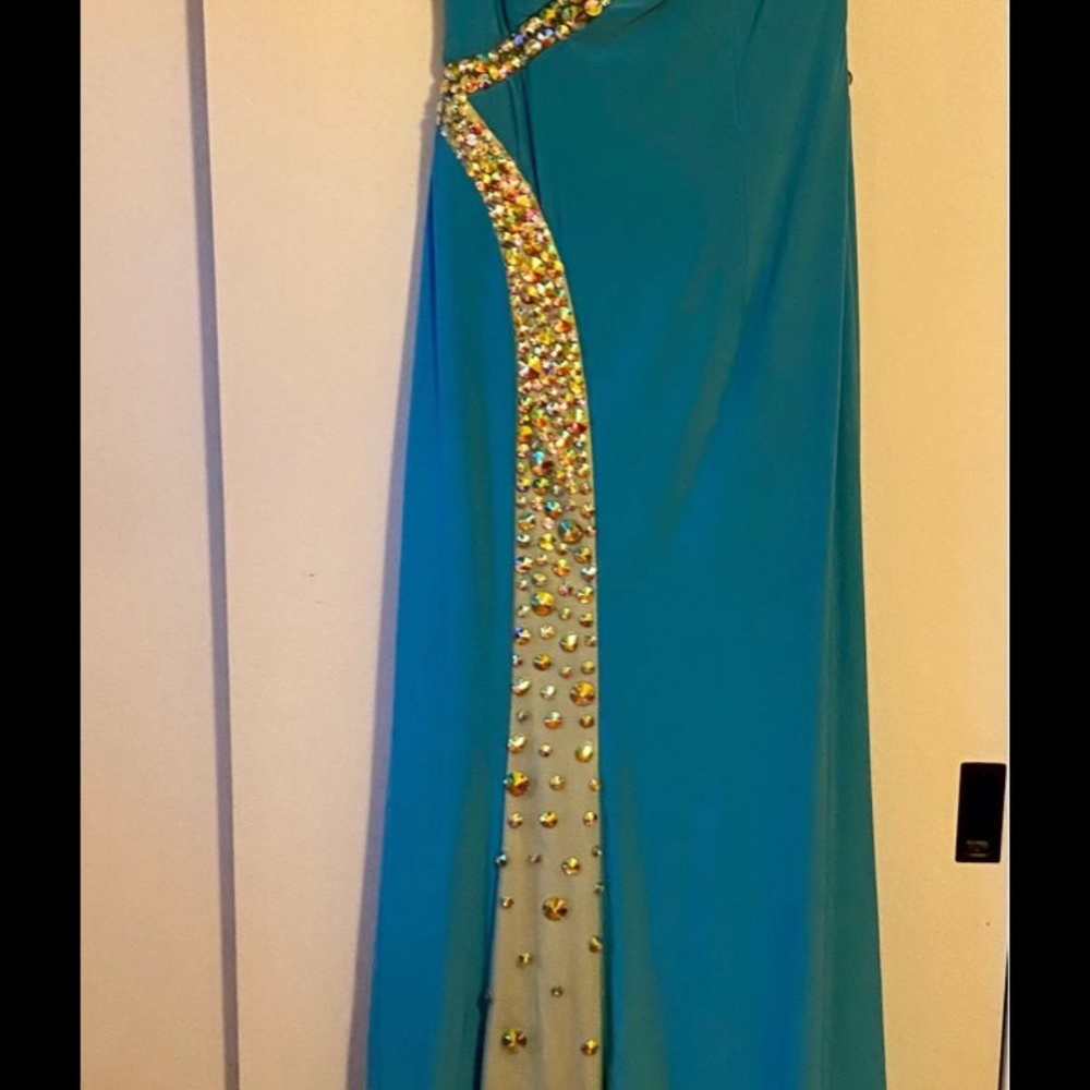 Dress - Picture 2 of 10